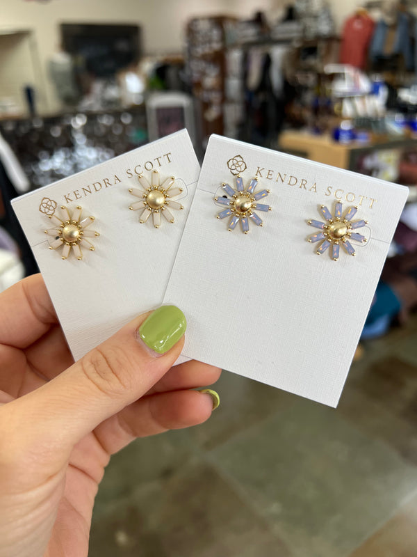 KENDRA SCOTT: MADISON DAISY STUD EARRING